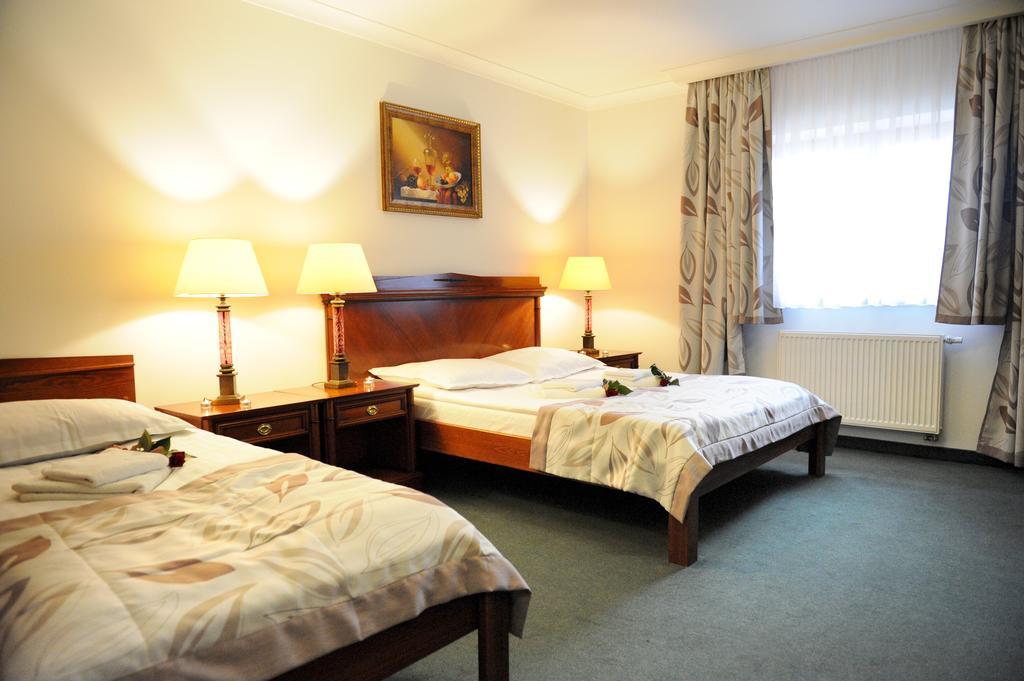 Hotel Czardasz Koziegłowy 객실 사진