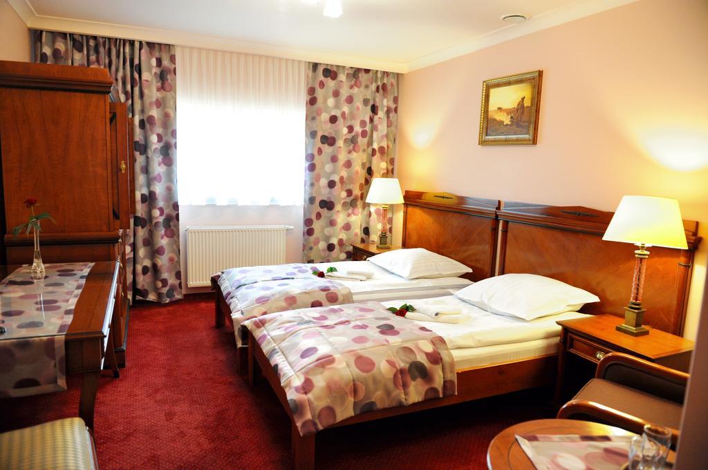 Hotel Czardasz Koziegłowy 객실 사진