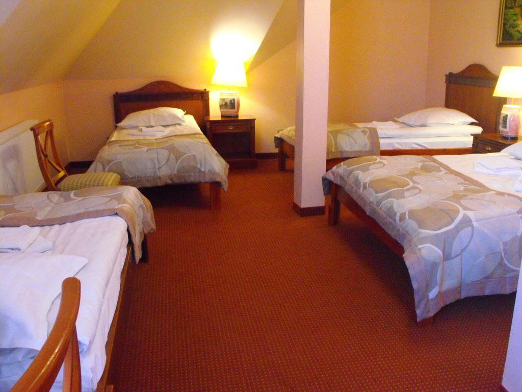 Hotel Czardasz Koziegłowy 객실 사진